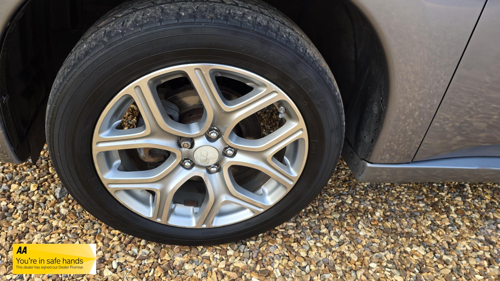 Mitsubishi Outlander 2.0h 12kWh GX4h SUV 5dr Petrol Plug-in Hybrid CVT 4WD Euro 5 (s/s) (200 ps)