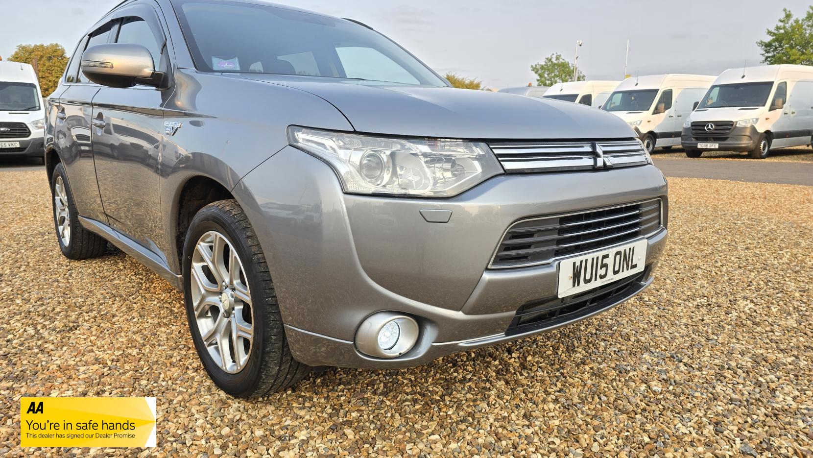 Mitsubishi Outlander 2.0h 12kWh GX4h SUV 5dr Petrol Plug-in Hybrid CVT 4WD Euro 5 (s/s) (200 ps)