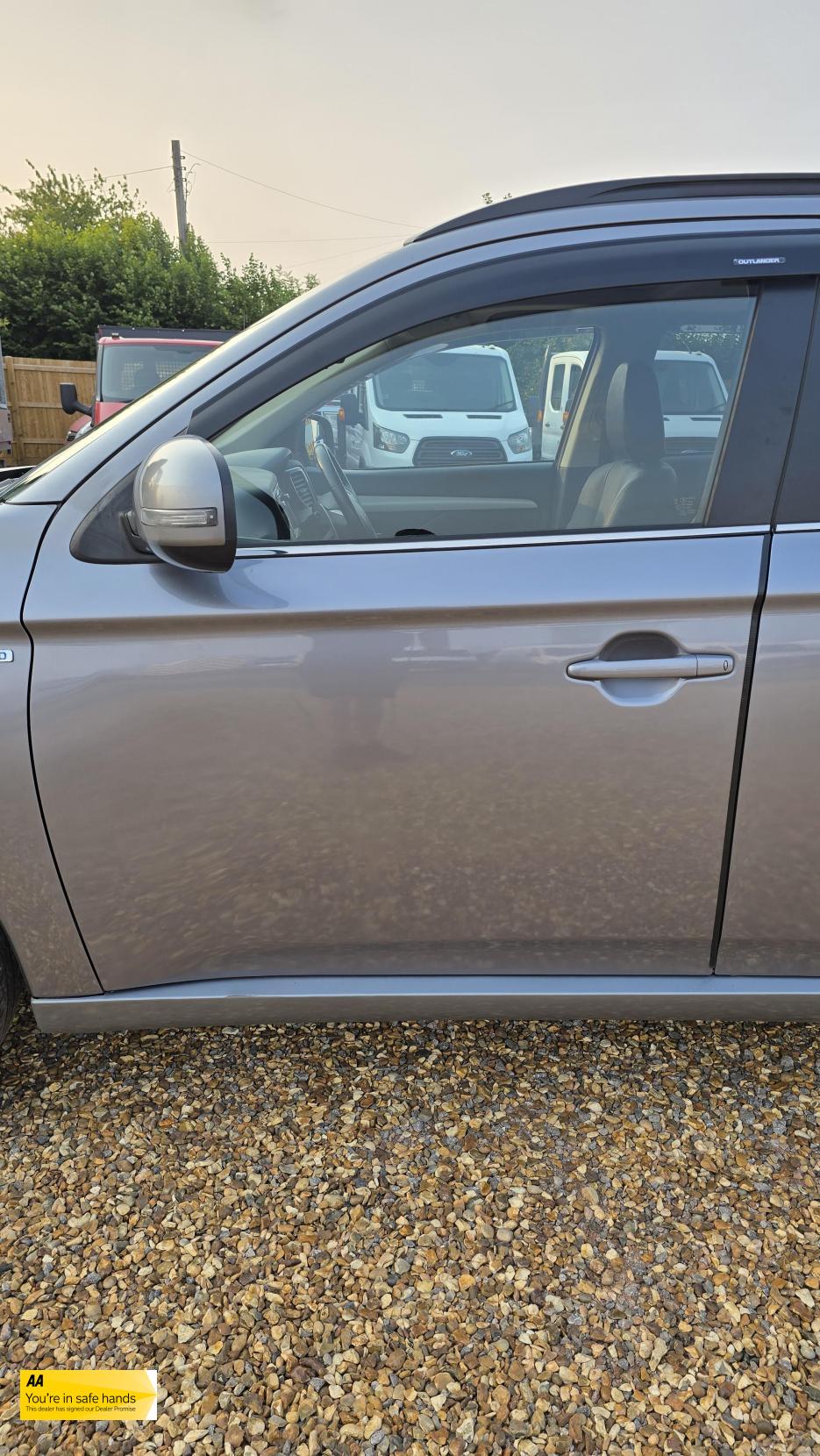 Mitsubishi Outlander 2.0h 12kWh GX4h SUV 5dr Petrol Plug-in Hybrid CVT 4WD Euro 5 (s/s) (200 ps)