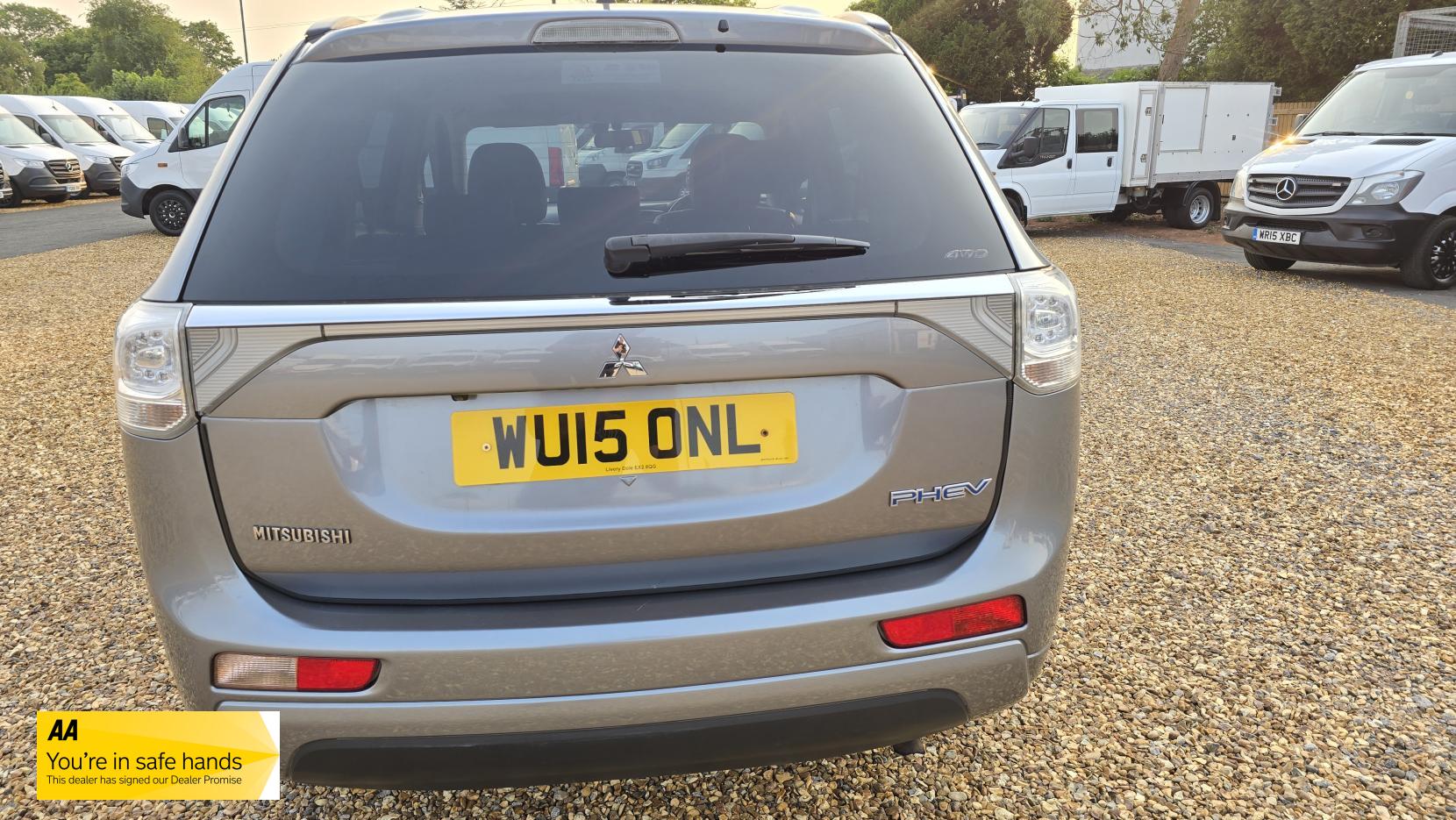 Mitsubishi Outlander 2.0h 12kWh GX4h SUV 5dr Petrol Plug-in Hybrid CVT 4WD Euro 5 (s/s) (200 ps)
