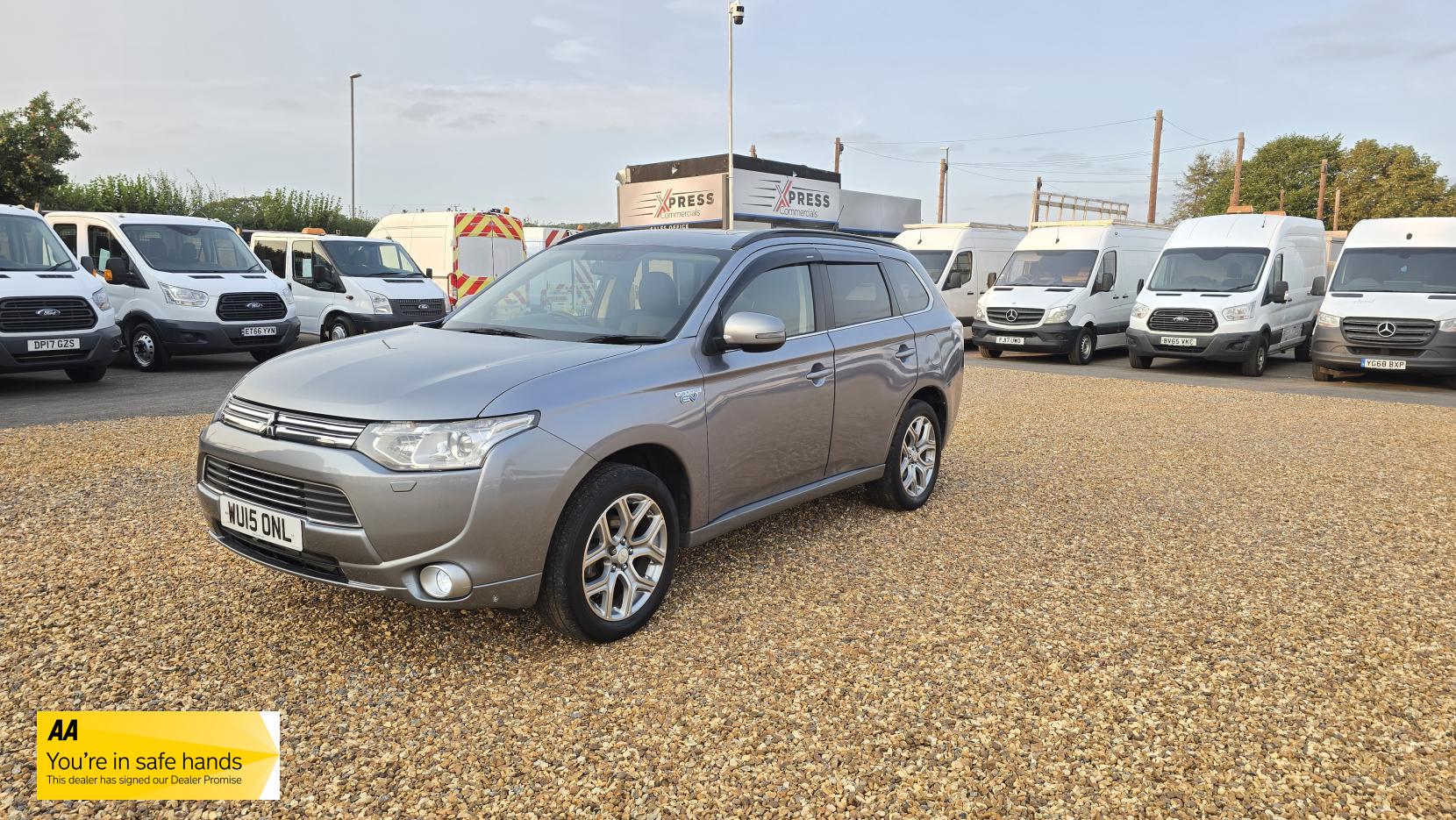 Mitsubishi Outlander 2.0h 12kWh GX4h SUV 5dr Petrol Plug-in Hybrid CVT 4WD Euro 5 (s/s) (200 ps)