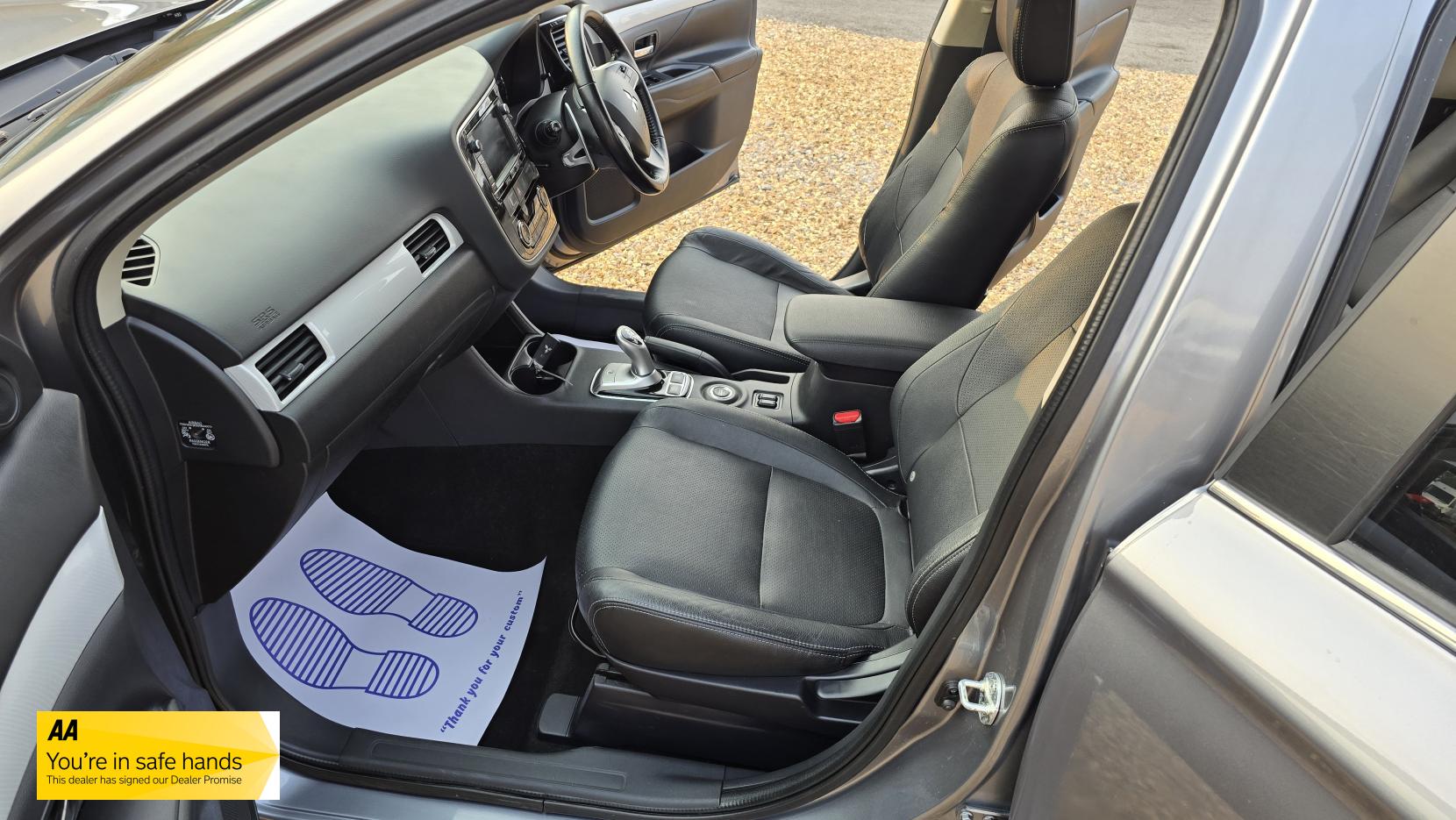 Mitsubishi Outlander 2.0h 12kWh GX4h SUV 5dr Petrol Plug-in Hybrid CVT 4WD Euro 5 (s/s) (200 ps)