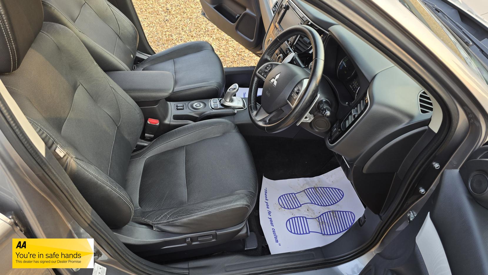 Mitsubishi Outlander 2.0h 12kWh GX4h SUV 5dr Petrol Plug-in Hybrid CVT 4WD Euro 5 (s/s) (200 ps)