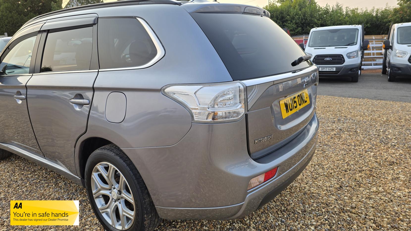 Mitsubishi Outlander 2.0h 12kWh GX4h SUV 5dr Petrol Plug-in Hybrid CVT 4WD Euro 5 (s/s) (200 ps)