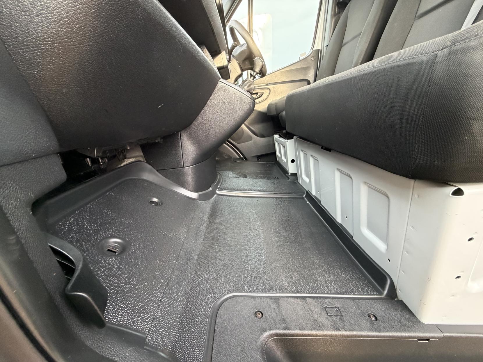 Mercedes-Benz Sprinter 2.1 314 CDI Chassis Cab 2dr Diesel Manual RWD L3 Euro 6 (s/s) (143 ps)