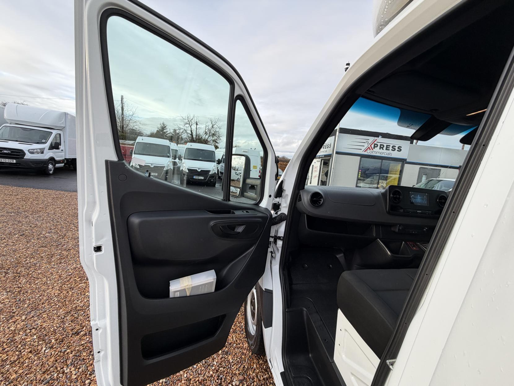 Mercedes-Benz Sprinter 2.1 314 CDI Chassis Cab 2dr Diesel Manual RWD L3 Euro 6 (s/s) (143 ps)