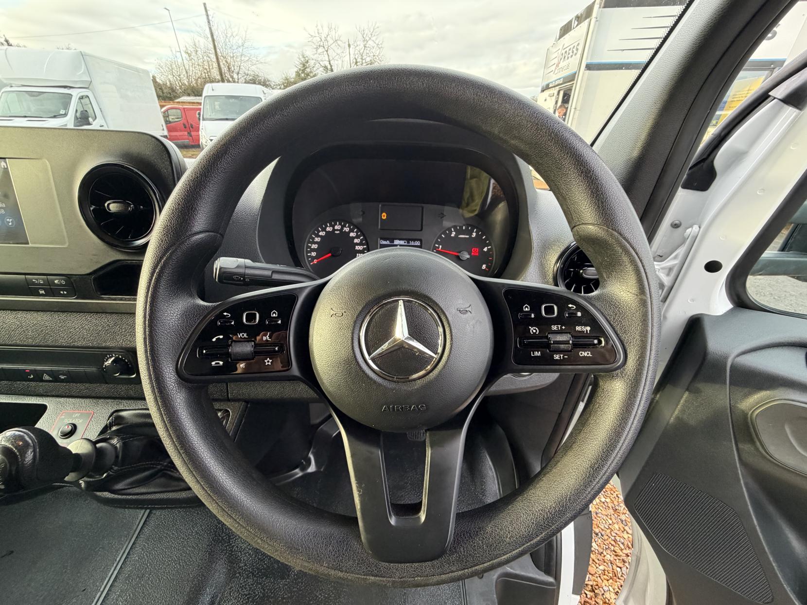 Mercedes-Benz Sprinter 2.1 314 CDI Chassis Cab 2dr Diesel Manual RWD L3 Euro 6 (s/s) (143 ps)