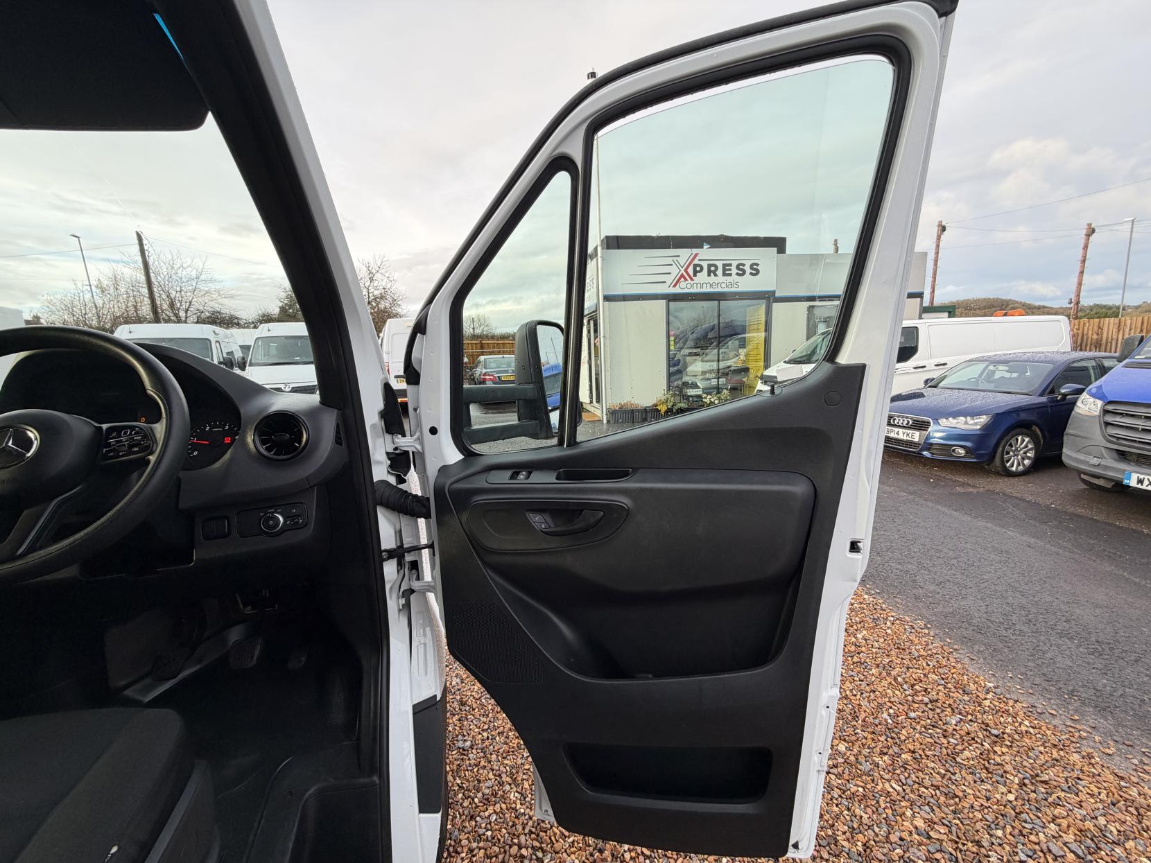 Mercedes-Benz Sprinter 2.1 314 CDI Chassis Cab 2dr Diesel Manual RWD L3 Euro 6 (s/s) (143 ps)