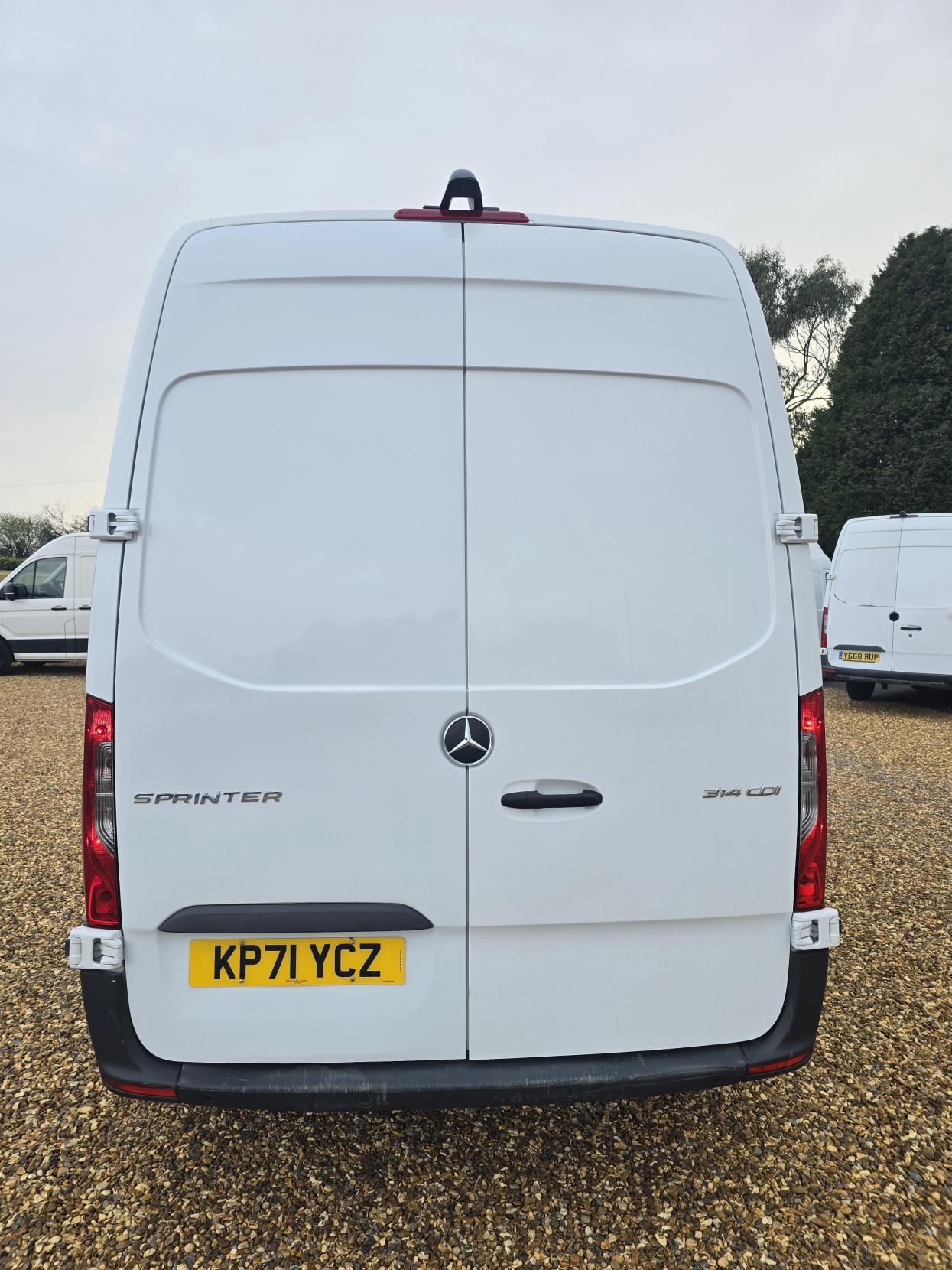 Mercedes-Benz Sprinter 2.1 314 CDI Premium Panel Van 5dr Diesel Manual FWD L2 H2 Euro 6 (s/s) (143 ps)
