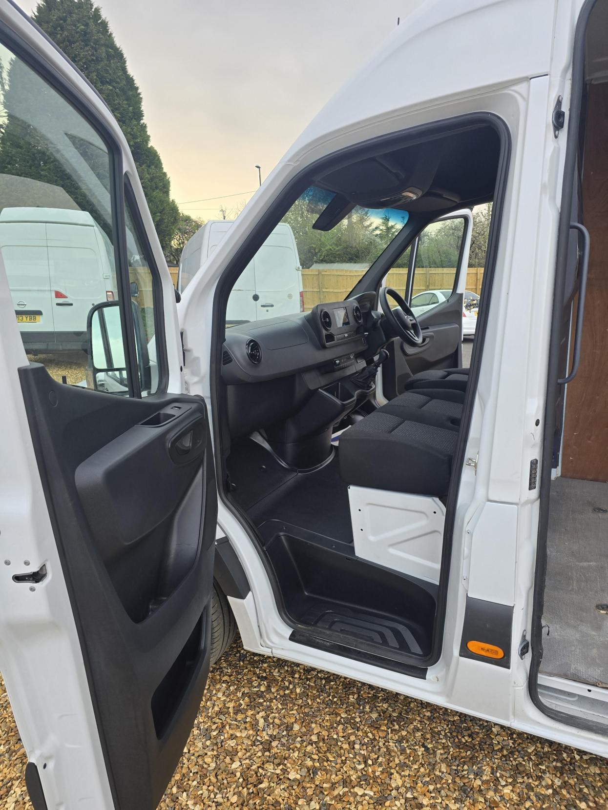 Mercedes-Benz Sprinter 2.1 314 CDI Premium Panel Van 5dr Diesel Manual FWD L2 H2 Euro 6 (s/s) (143 ps)