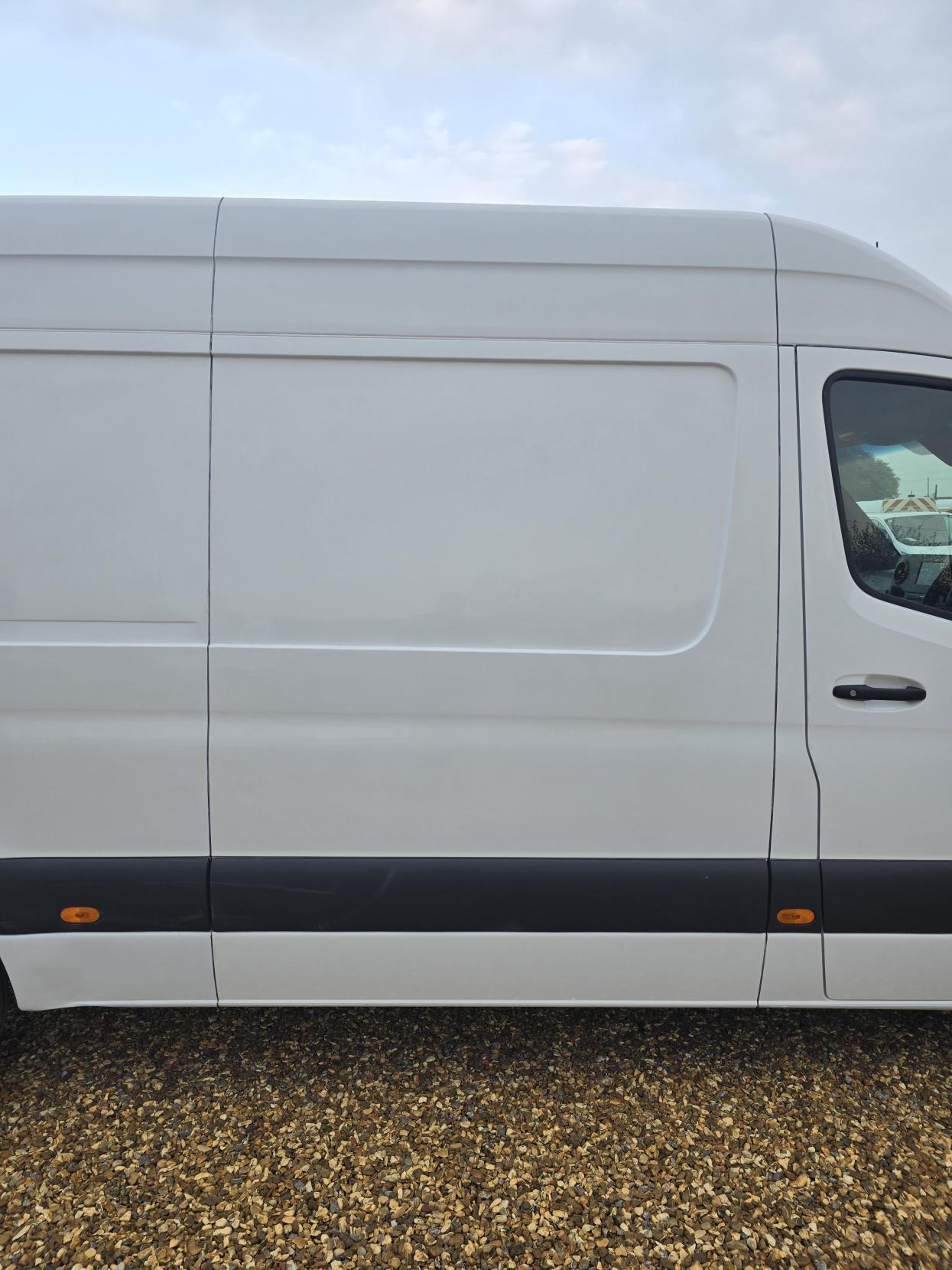 Mercedes-Benz Sprinter 2.1 314 CDI Premium Panel Van 5dr Diesel Manual FWD L2 H2 Euro 6 (s/s) (143 ps)