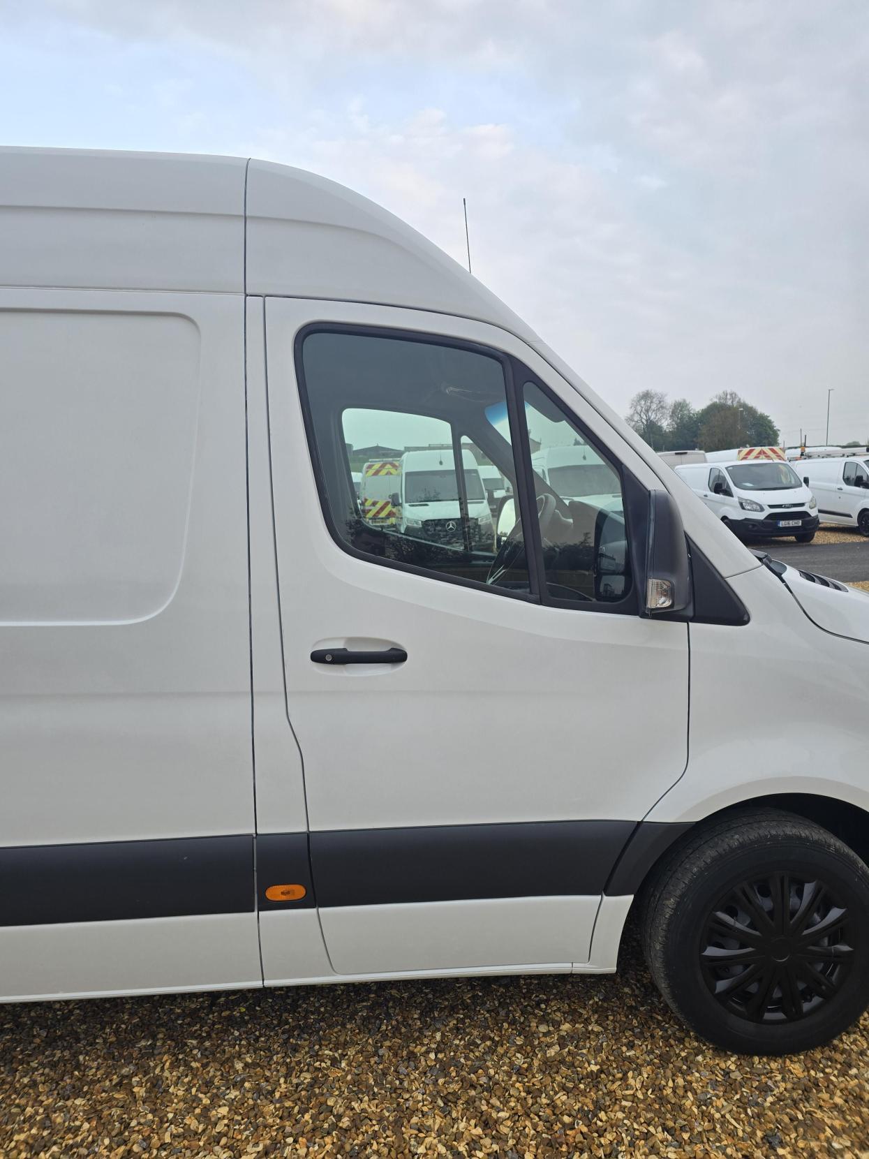Mercedes-Benz Sprinter 2.1 314 CDI Premium Panel Van 5dr Diesel Manual FWD L2 H2 Euro 6 (s/s) (143 ps)