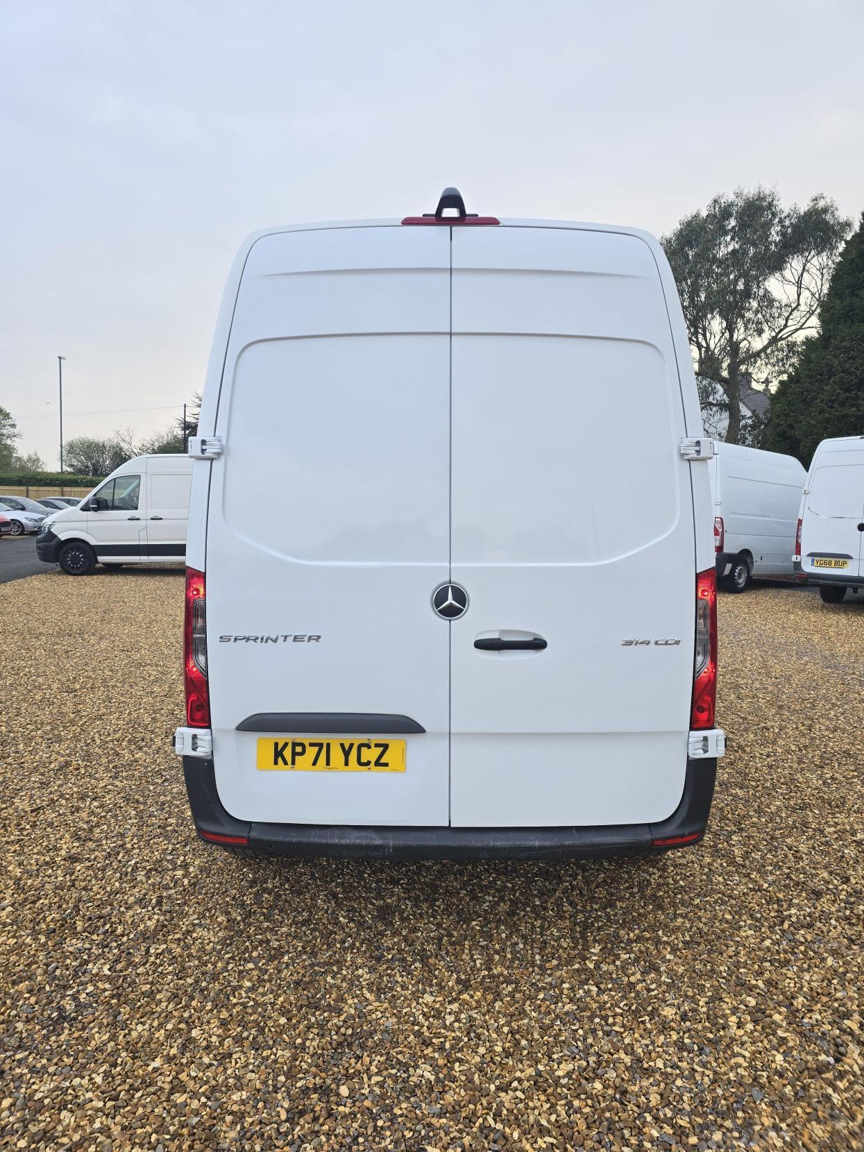 Mercedes-Benz Sprinter 2.1 314 CDI Premium Panel Van 5dr Diesel Manual FWD L2 H2 Euro 6 (s/s) (143 ps)