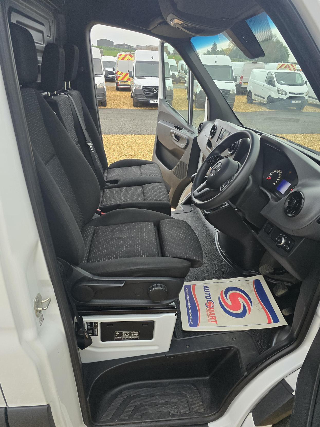 Mercedes-Benz Sprinter 2.1 314 CDI Premium Panel Van 5dr Diesel Manual FWD L2 H2 Euro 6 (s/s) (143 ps)