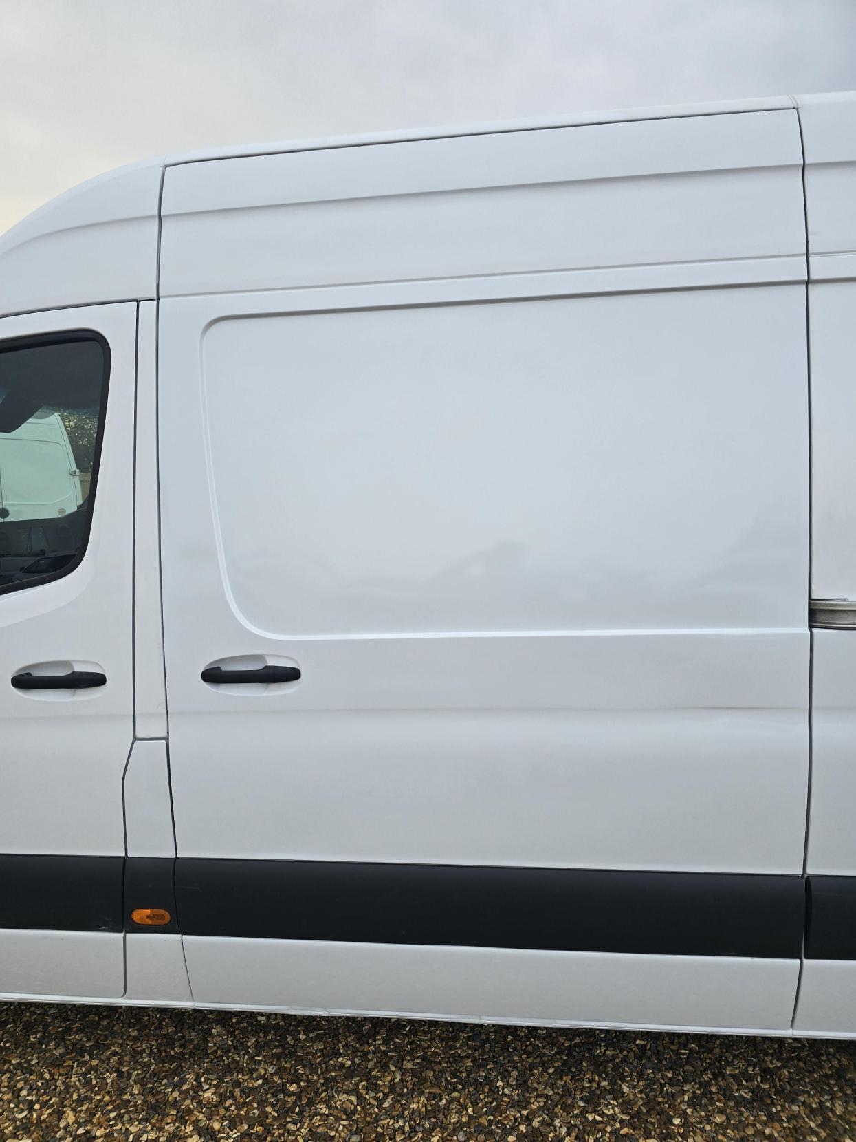 Mercedes-Benz Sprinter 2.1 314 CDI Premium Panel Van 5dr Diesel Manual FWD L2 H2 Euro 6 (s/s) (143 ps)
