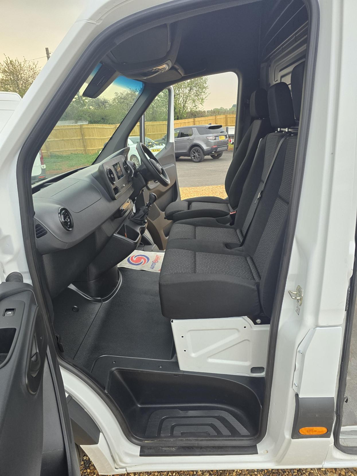 Mercedes-Benz Sprinter 2.1 314 CDI Premium Panel Van 5dr Diesel Manual FWD L2 H2 Euro 6 (s/s) (143 ps)