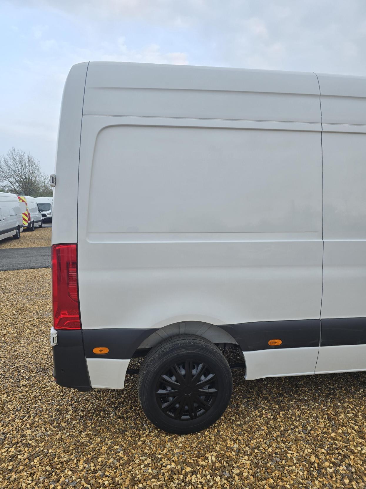 Mercedes-Benz Sprinter 2.1 314 CDI Premium Panel Van 5dr Diesel Manual FWD L2 H2 Euro 6 (s/s) (143 ps)