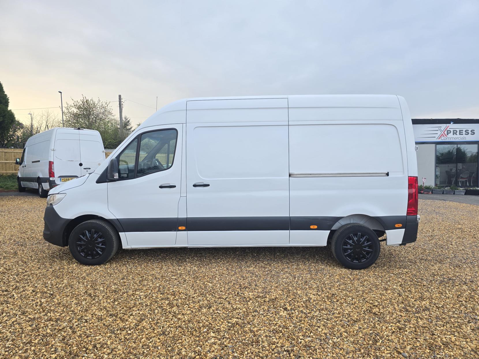 Mercedes-Benz Sprinter 2.1 314 CDI Premium Panel Van 5dr Diesel Manual FWD L2 H2 Euro 6 (s/s) (143 ps)