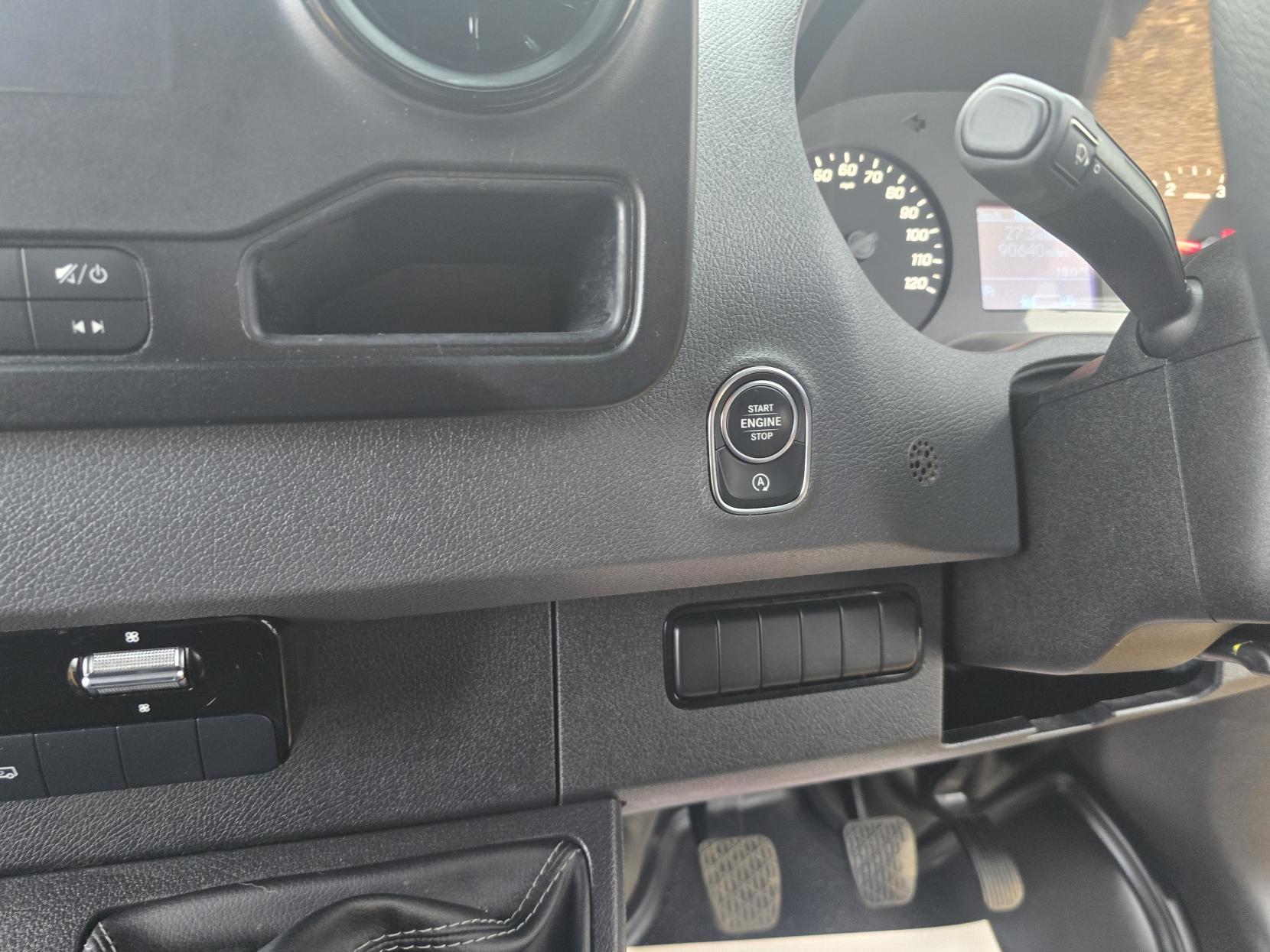 Mercedes-Benz Sprinter 2.1 314 CDI Premium Panel Van 5dr Diesel Manual FWD L2 H2 Euro 6 (s/s) (143 ps)