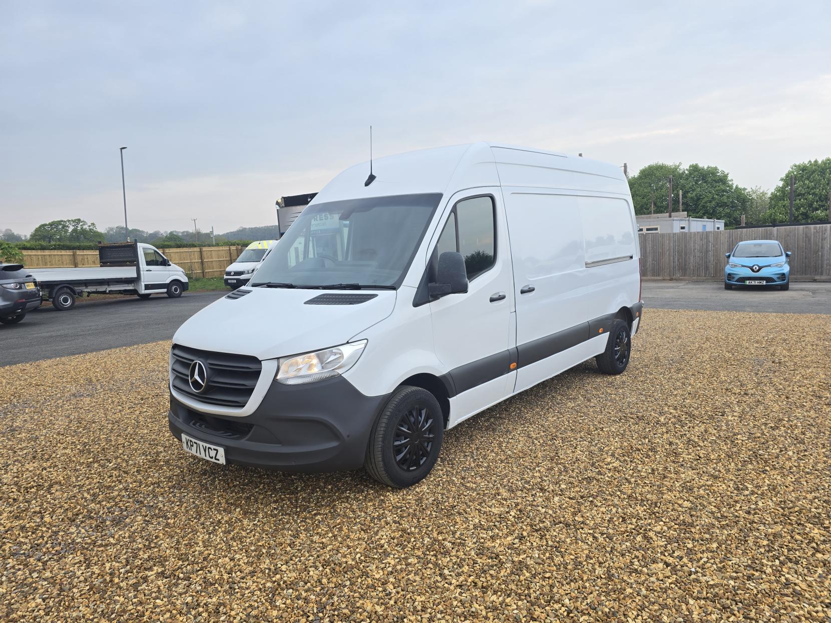 Mercedes-Benz Sprinter 2.1 314 CDI Premium Panel Van 5dr Diesel Manual FWD L2 H2 Euro 6 (s/s) (143 ps)