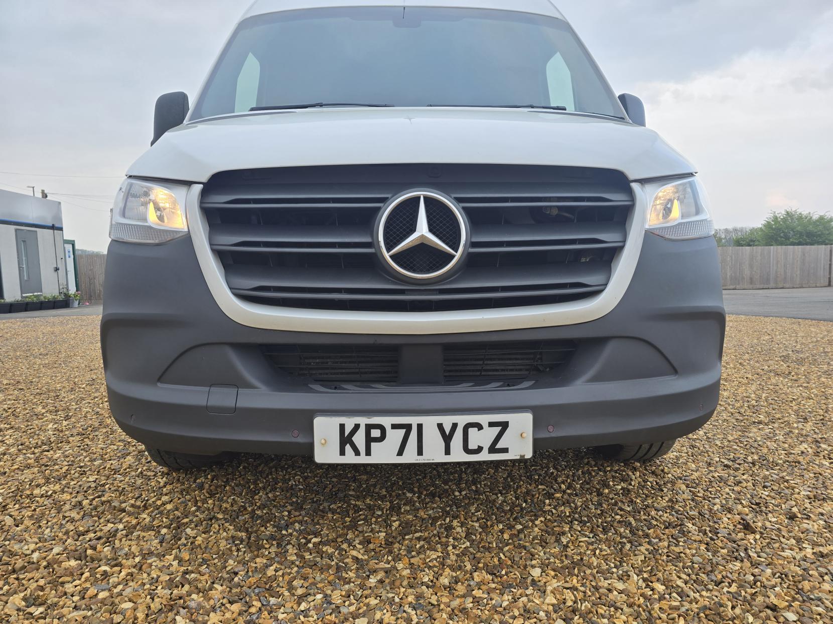 Mercedes-Benz Sprinter 2.1 314 CDI Premium Panel Van 5dr Diesel Manual FWD L2 H2 Euro 6 (s/s) (143 ps)
