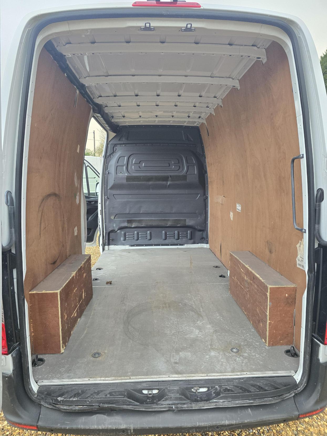 Mercedes-Benz Sprinter 2.1 314 CDI Premium Panel Van 5dr Diesel Manual FWD L2 H2 Euro 6 (s/s) (143 ps)