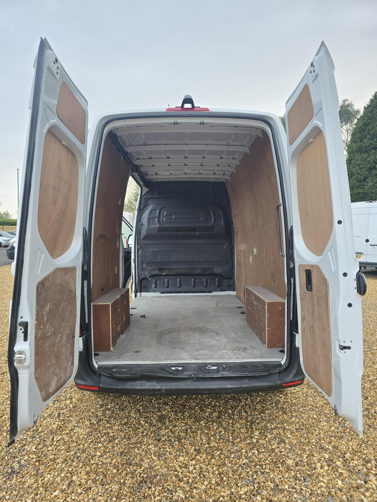 Mercedes-Benz Sprinter 2.1 314 CDI Premium Panel Van 5dr Diesel Manual FWD L2 H2 Euro 6 (s/s) (143 ps)