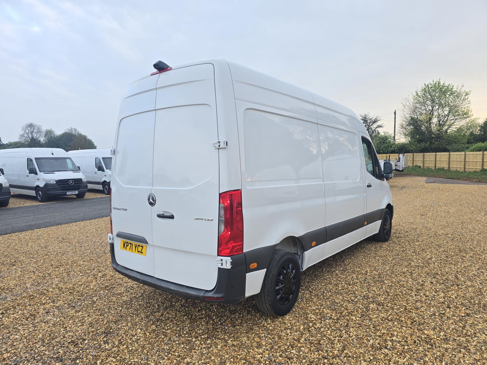 Mercedes-Benz Sprinter 2.1 314 CDI Premium Panel Van 5dr Diesel Manual FWD L2 H2 Euro 6 (s/s) (143 ps)