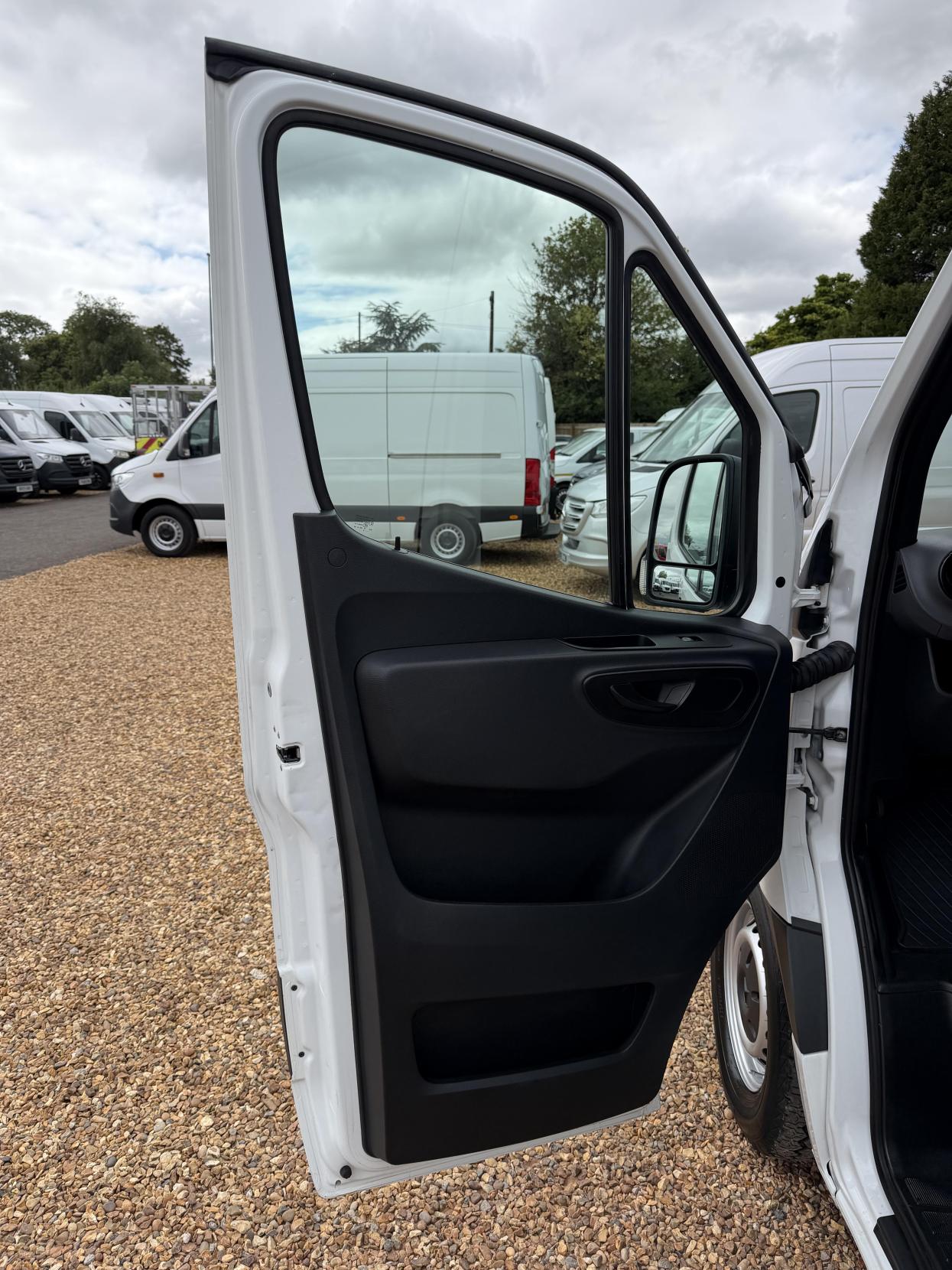 2019 Mercedes-Benz Sprinter 2.1 314 CDI Panel Van 5dr Diesel Manual RWD L3 H2 Euro 6 (143 ps) - Thumbnail 19