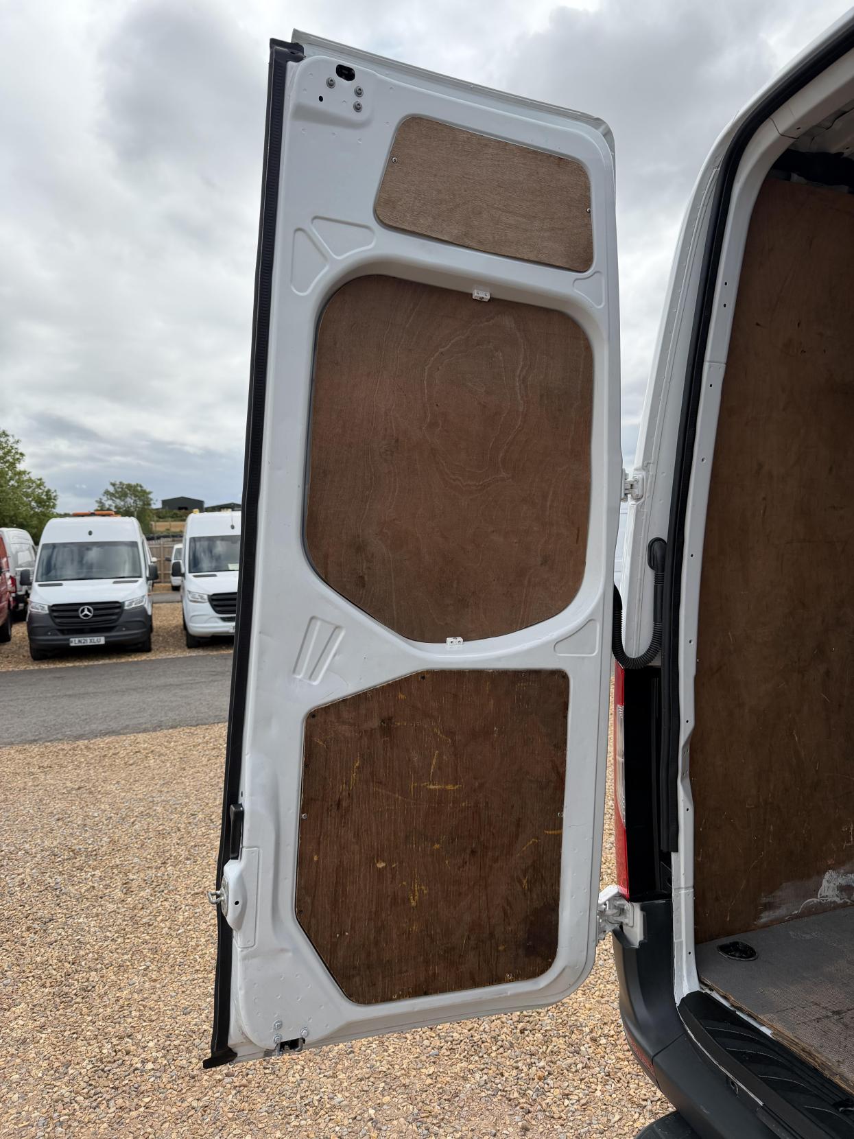 2019 Mercedes-Benz Sprinter 2.1 314 CDI Panel Van 5dr Diesel Manual RWD L3 H2 Euro 6 (143 ps) - Thumbnail 27