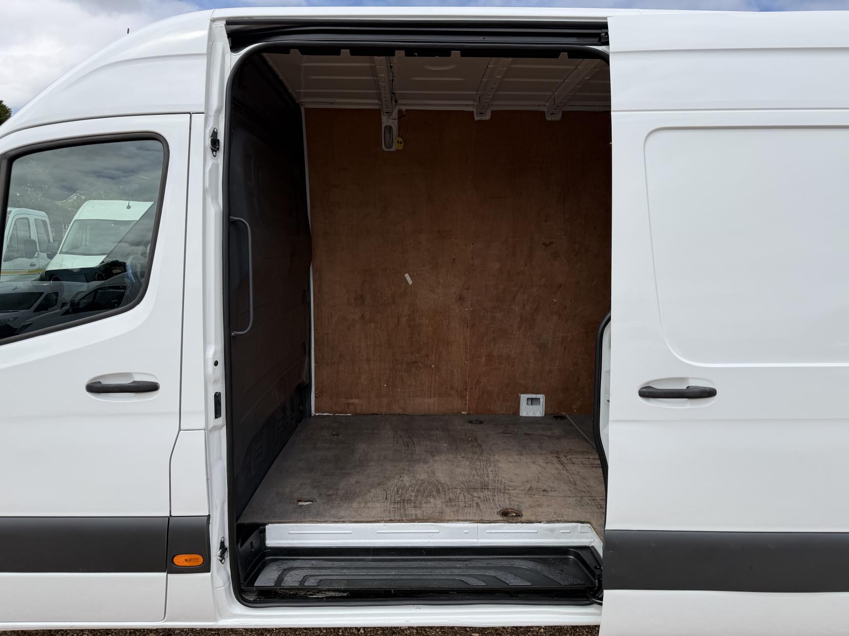 2019 Mercedes-Benz Sprinter 2.1 314 CDI Panel Van 5dr Diesel Manual RWD L3 H2 Euro 6 (143 ps) - Thumbnail 22