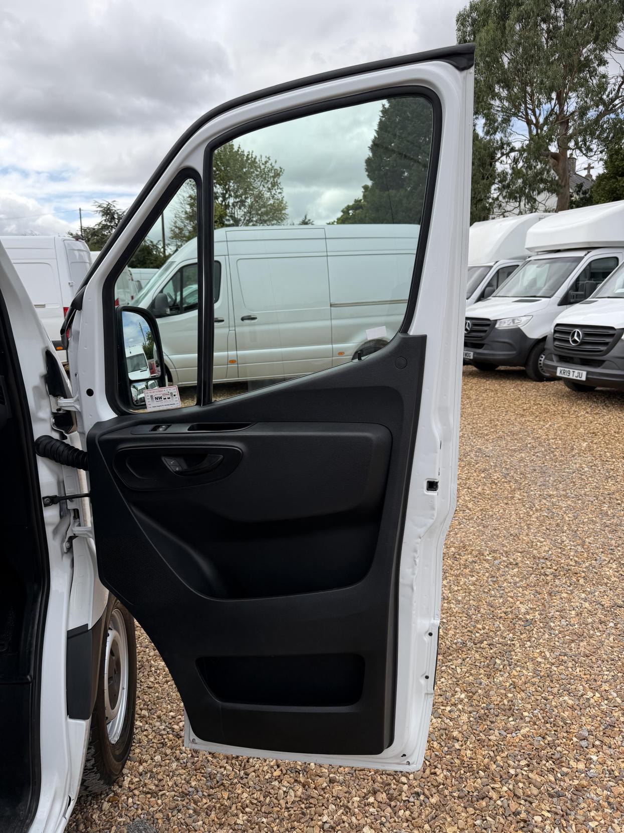 2019 Mercedes-Benz Sprinter 2.1 314 CDI Panel Van 5dr Diesel Manual RWD L3 H2 Euro 6 (143 ps) - Thumbnail 16