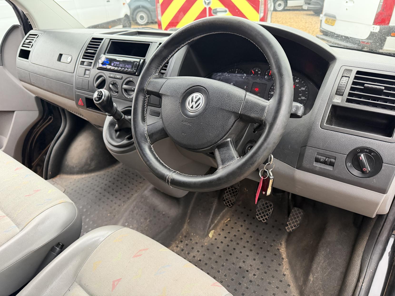 2008 Volkswagen Transporter 1.9 TDI PD T28 Panel Van 4dr Diesel Manual L1 H1 (214 g/km, 100 bhp) - Thumbnail 8