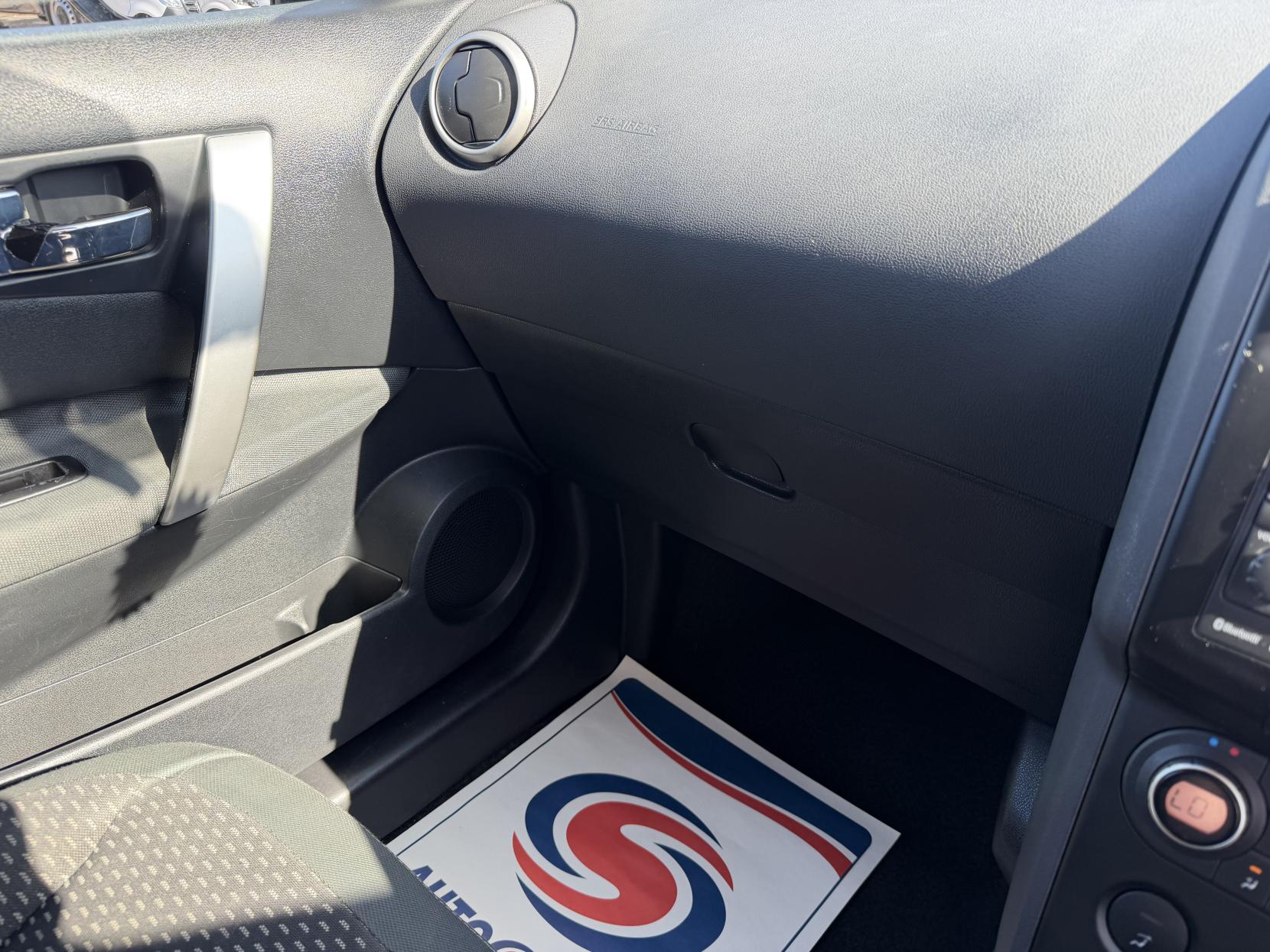 2010 Nissan Qashqai 1.6 n-tec Hatchback 5dr Petrol Manual 2WD (159 g/km, 113 bhp) - Thumbnail 21