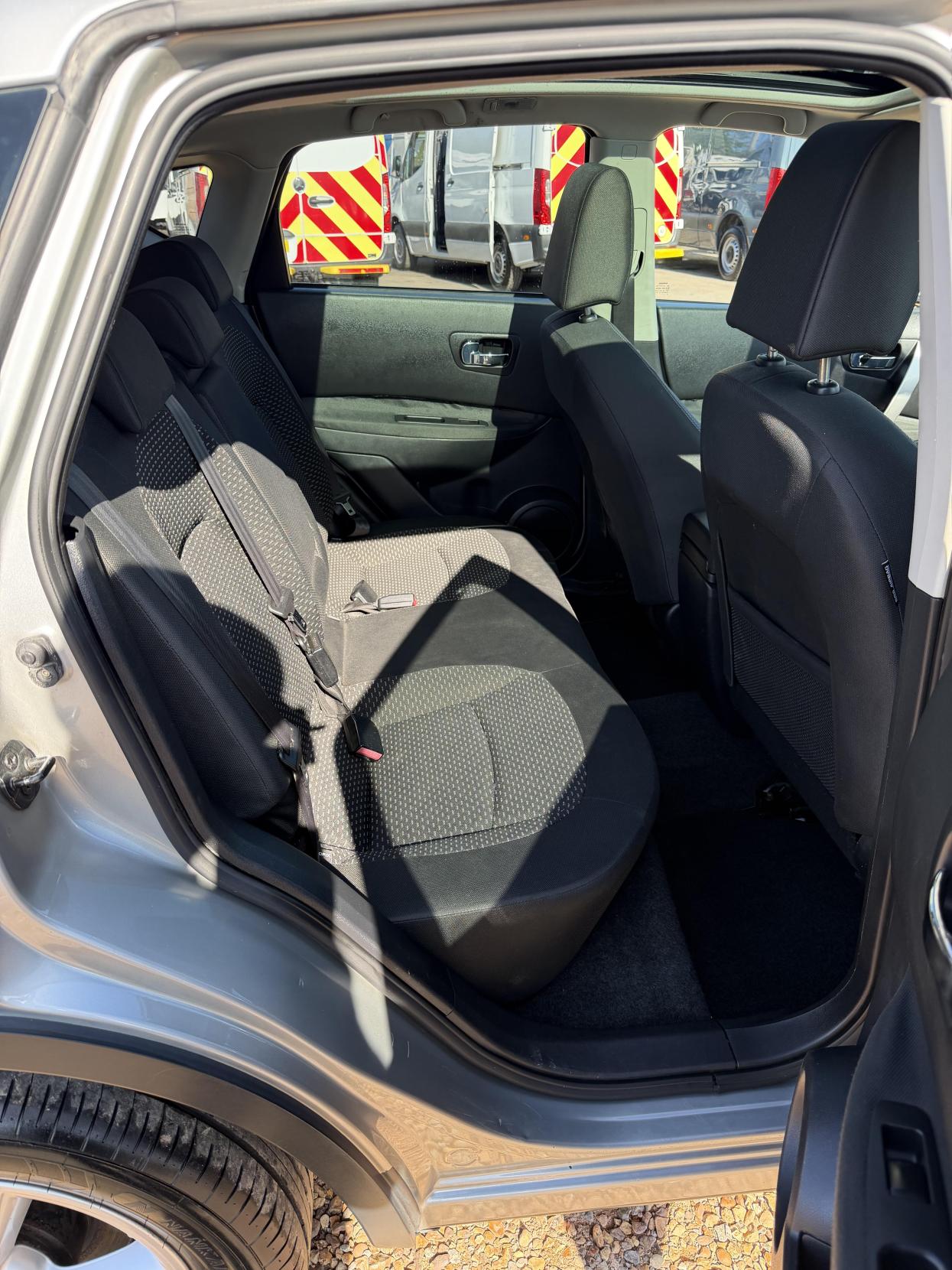 2010 Nissan Qashqai 1.6 n-tec Hatchback 5dr Petrol Manual 2WD (159 g/km, 113 bhp) - Thumbnail 27