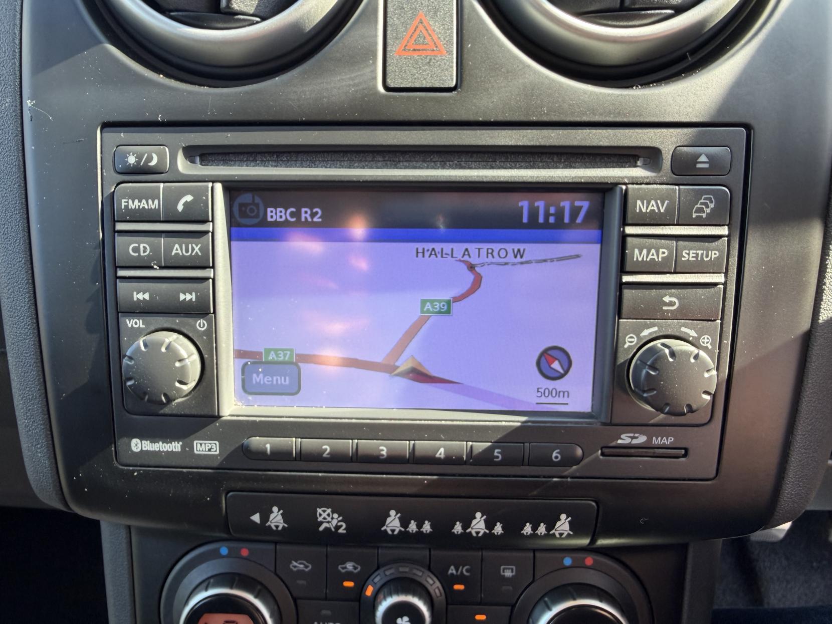 2010 Nissan Qashqai 1.6 n-tec Hatchback 5dr Petrol Manual 2WD (159 g/km, 113 bhp) - Thumbnail 16