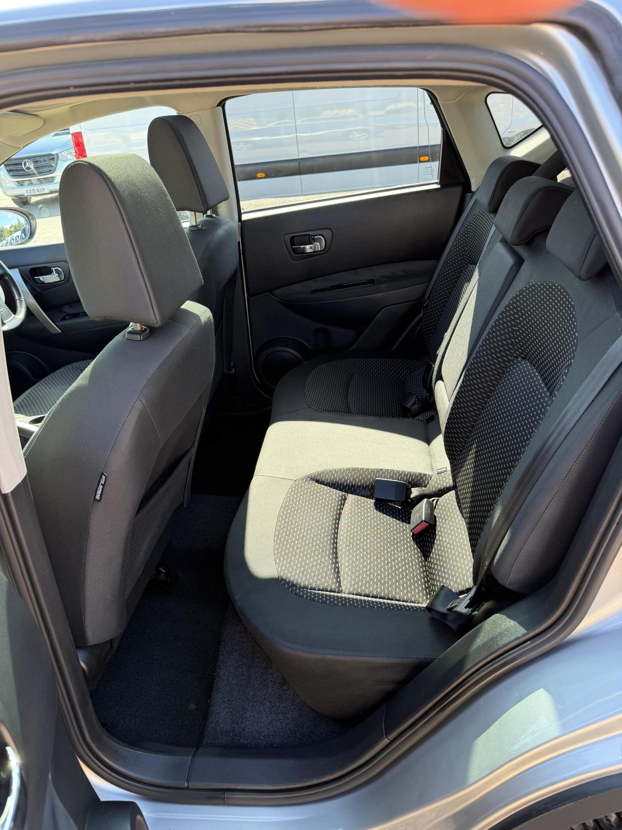 2010 Nissan Qashqai 1.6 n-tec Hatchback 5dr Petrol Manual 2WD (159 g/km, 113 bhp) - Thumbnail 24