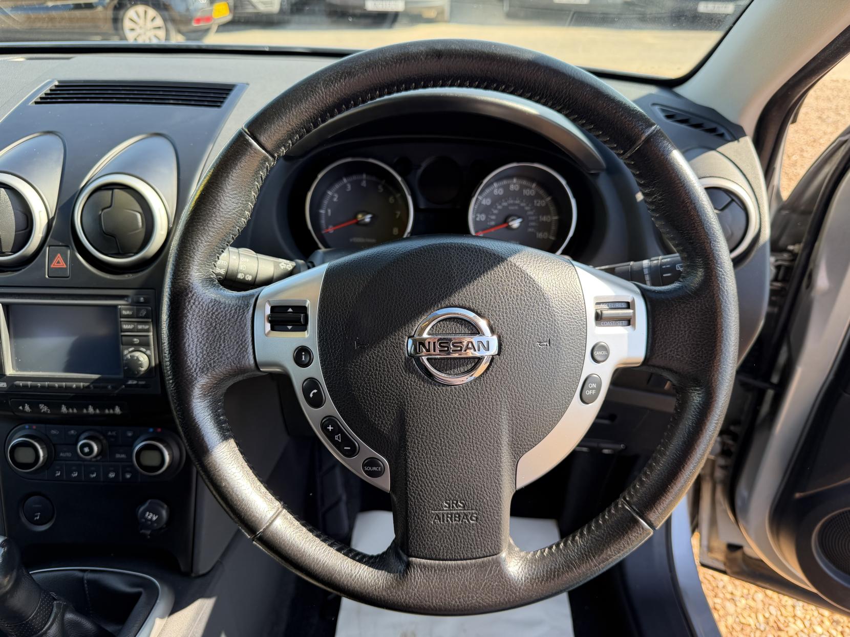 2010 Nissan Qashqai 1.6 n-tec Hatchback 5dr Petrol Manual 2WD (159 g/km, 113 bhp) - Thumbnail 15