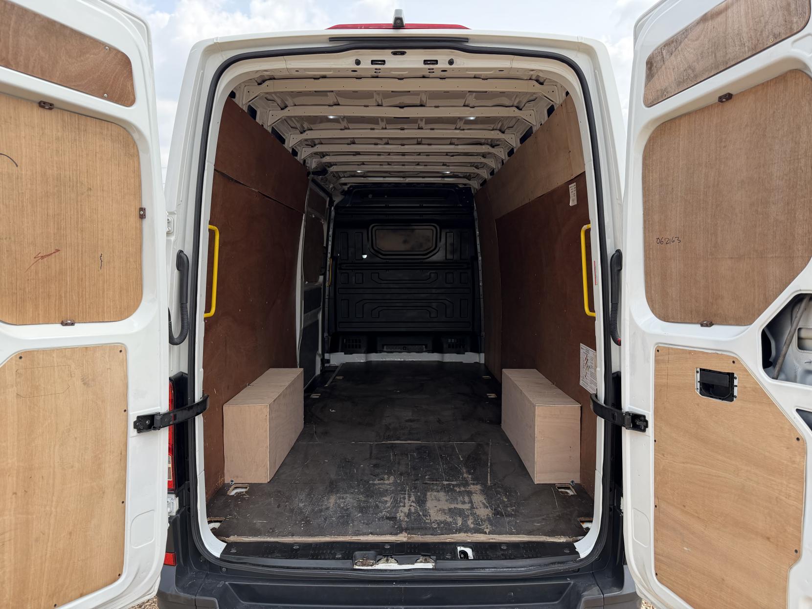 2020 MAN TGE 2.0 3140d Panel Van 5dr Diesel Manual FWD LWB High Roof Euro 6 (s/s) (140 ps) - Thumbnail 3