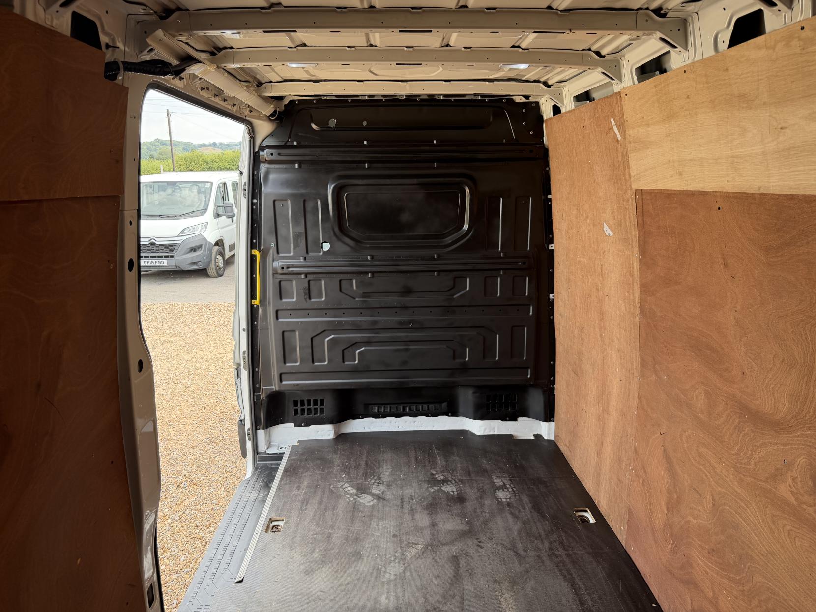 2020 MAN TGE 2.0 3140d Panel Van 5dr Diesel Manual FWD LWB High Roof Euro 6 (s/s) (140 ps) - Thumbnail 25