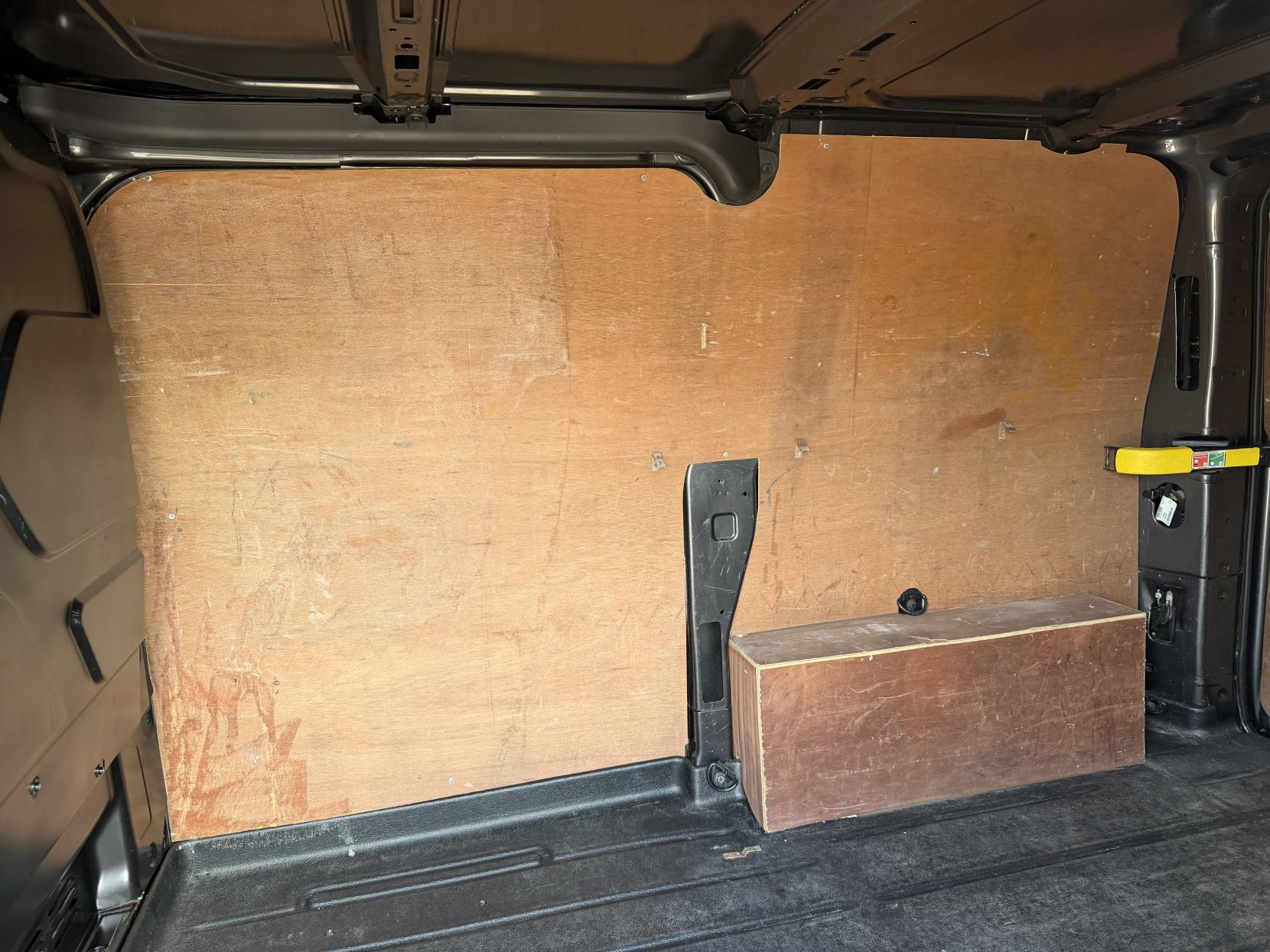 2015 Ford Transit Custom 2.2 TDCi 270 Limited Panel Van 5dr Diesel Manual L1 H1 (186 g/km, 123 bhp) - Thumbnail 29
