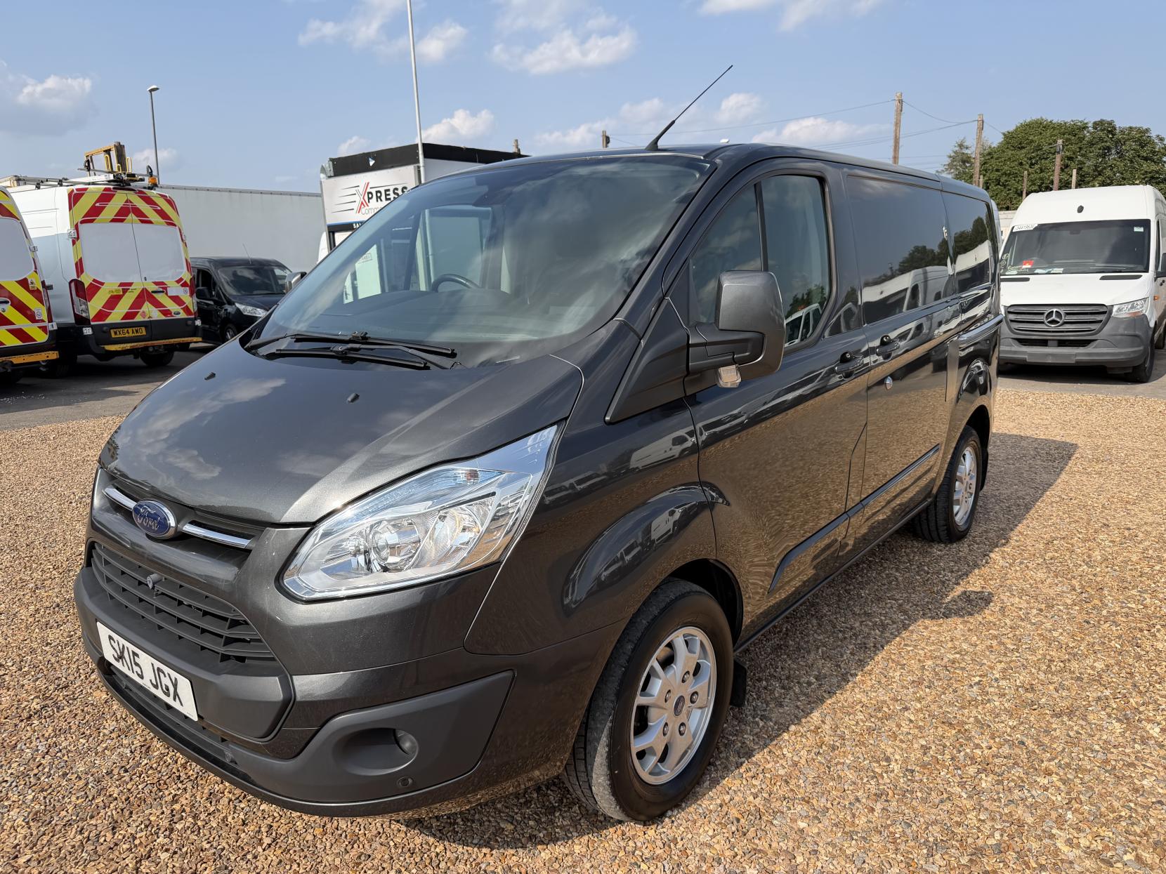 2015 Ford Transit Custom 2.2 TDCi 270 Limited Panel Van 5dr Diesel Manual L1 H1 (186 g/km, 123 bhp) - Thumbnail 7