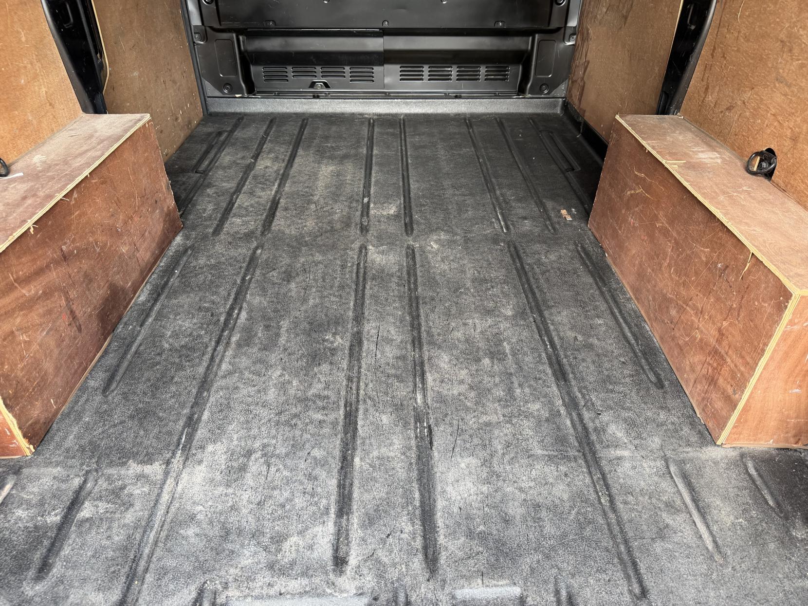2015 Ford Transit Custom 2.2 TDCi 270 Limited Panel Van 5dr Diesel Manual L1 H1 (186 g/km, 123 bhp) - Thumbnail 21