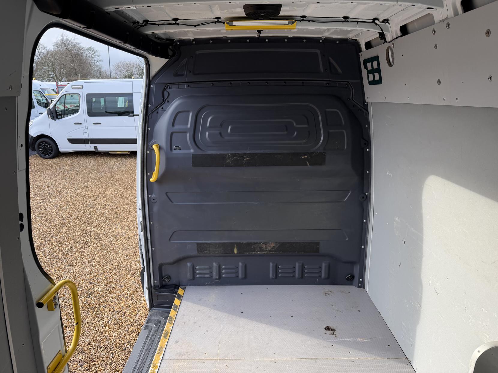 Mercedes-Benz Sprinter 2.1 316 CDI Panel Van 5dr Diesel Manual RWD L2 H2 Euro 6 (163 ps)