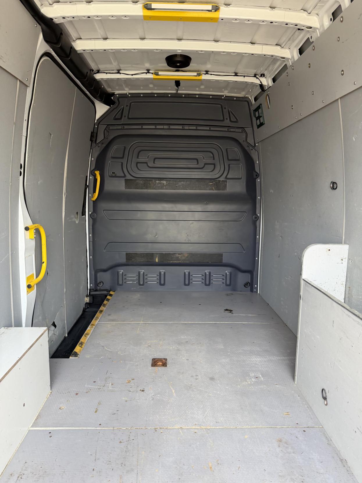 Mercedes-Benz Sprinter 2.1 316 CDI Panel Van 5dr Diesel Manual RWD L2 H2 Euro 6 (163 ps)