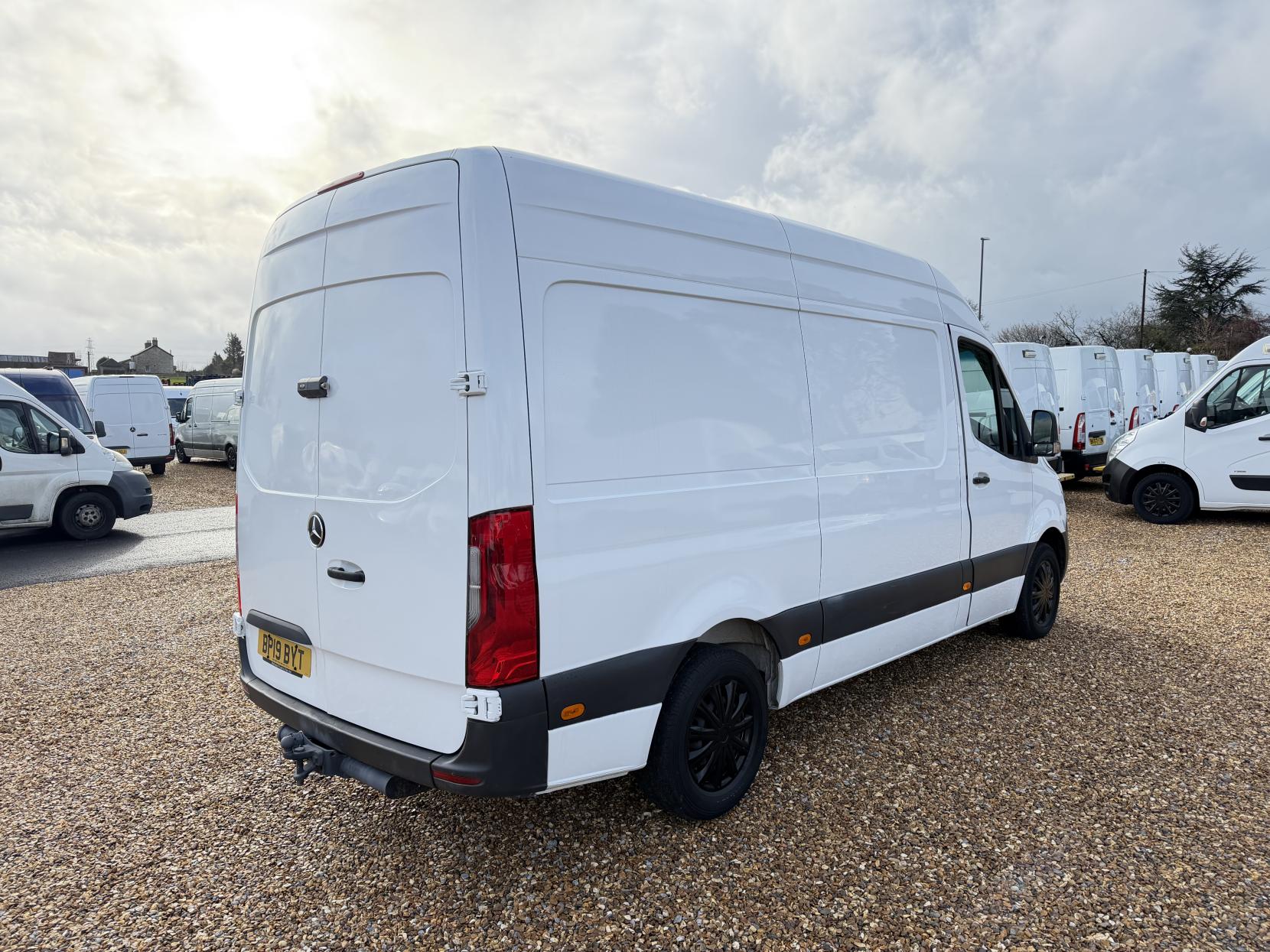 Mercedes-Benz Sprinter 2.1 316 CDI Panel Van 5dr Diesel Manual RWD L2 H2 Euro 6 (163 ps)