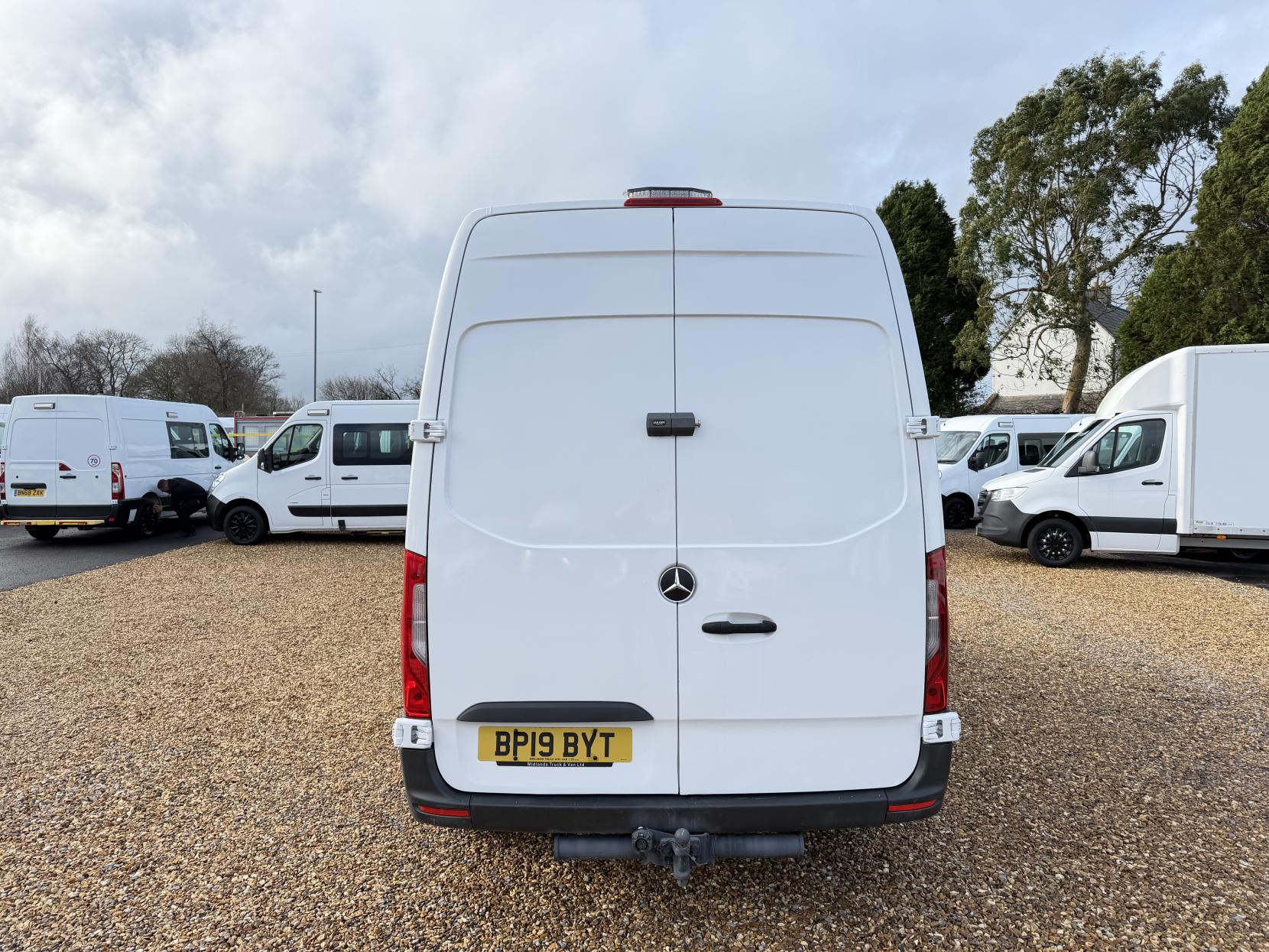 Mercedes-Benz Sprinter 2.1 316 CDI Panel Van 5dr Diesel Manual RWD L2 H2 Euro 6 (163 ps)