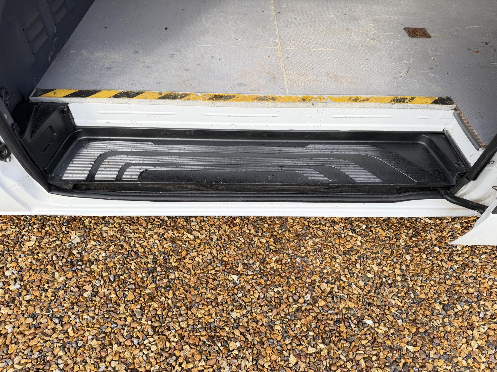 Mercedes-Benz Sprinter 2.1 316 CDI Panel Van 5dr Diesel Manual RWD L2 H2 Euro 6 (163 ps)