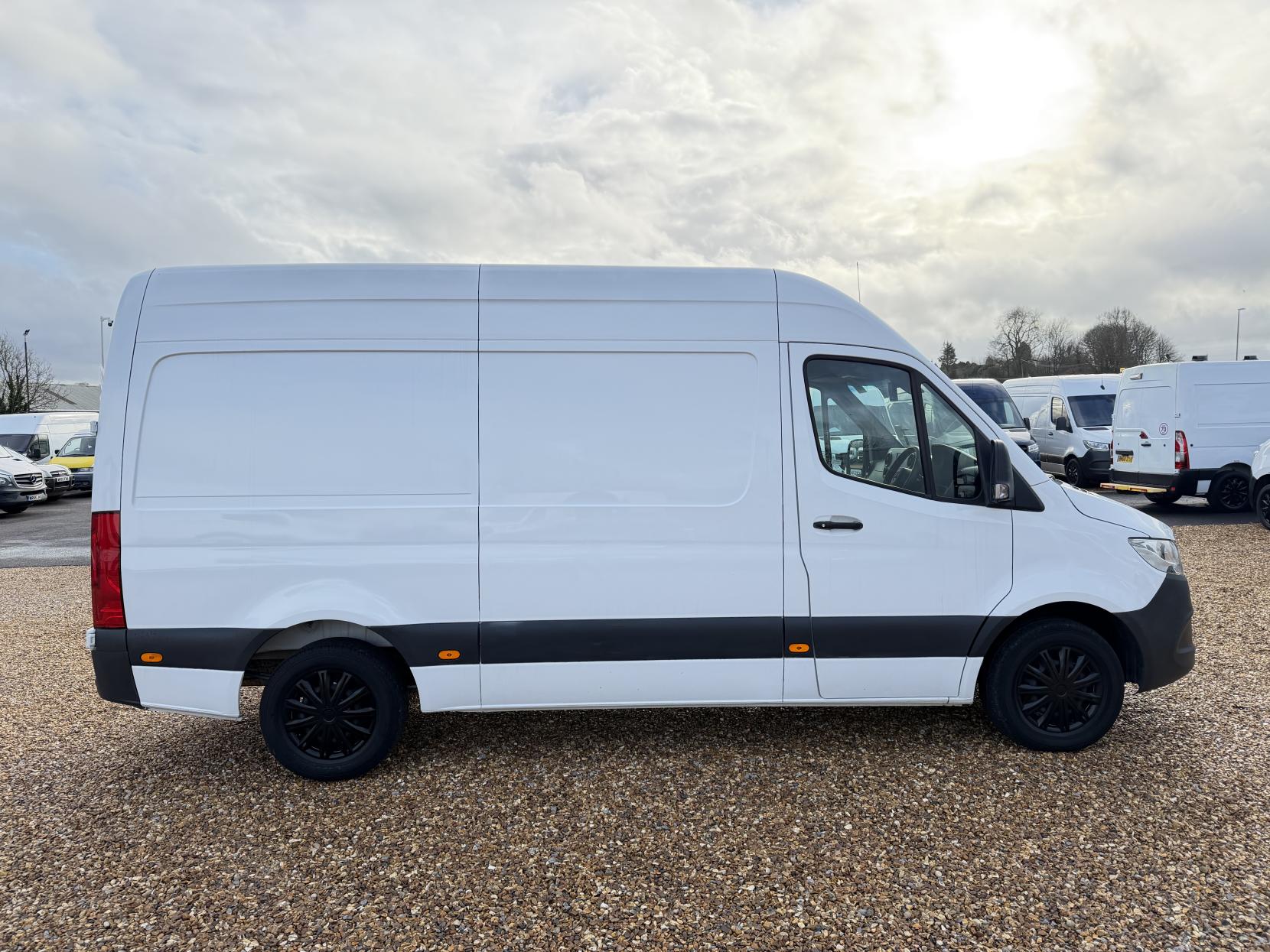 Mercedes-Benz Sprinter 2.1 316 CDI Panel Van 5dr Diesel Manual RWD L2 H2 Euro 6 (163 ps)
