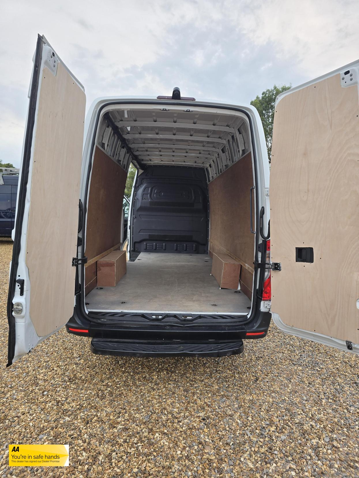 Mercedes-Benz Sprinter 2.1 311 CDI Panel Van 5dr Diesel Manual RWD L3 H2 Euro 6 (114 ps)